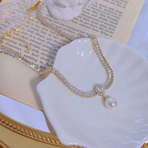 9–10 mm Zircon Crystal Clavicle Pendant Necklace - Picture 4 of 5